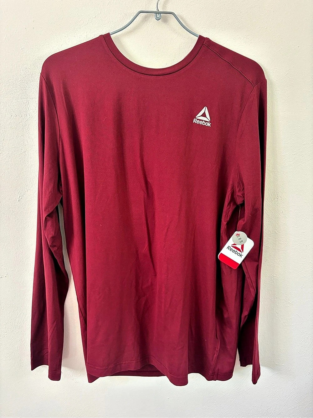 Reebok Long Sleeve Athletic Shirt in Red Size Large NWT